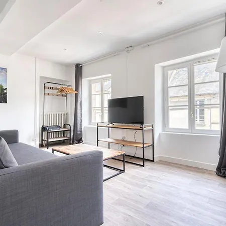 Beautiful Apartment Renovated In Bayeux Bayeux