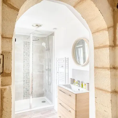 Superbe appartement rénové à Bayeux pour 4 Appartamento *